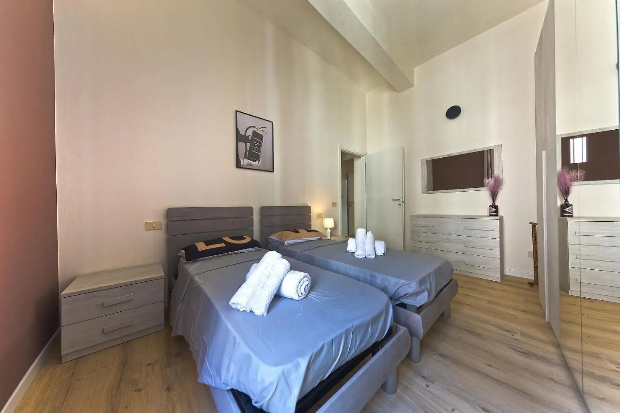 Pitti Home 雷焦艾米利亚 公寓